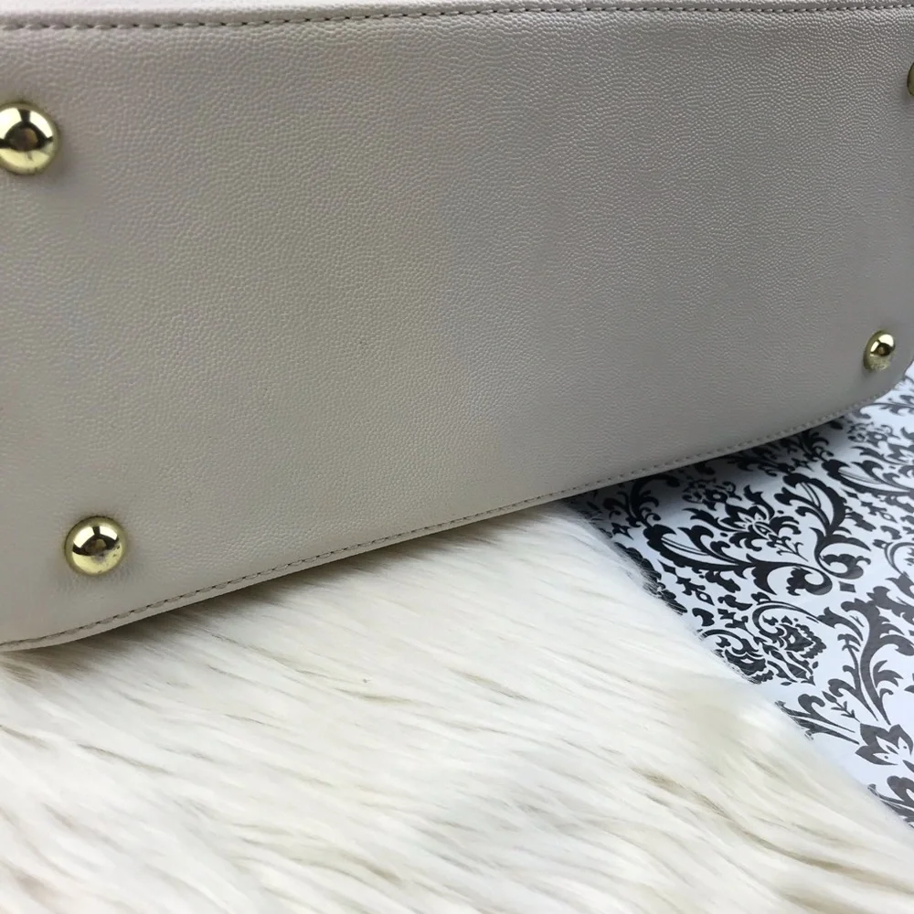 VINTAGE : Anne Klein : cream off white shoulder bag handbag with a black bow